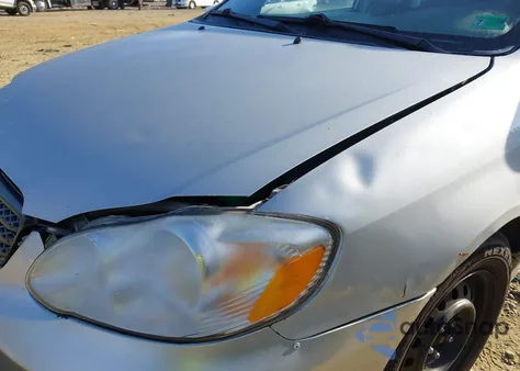 2004 Toyota Corolla Le z USA, uszkodzony, nr VIN 2T1BR32E14C247399